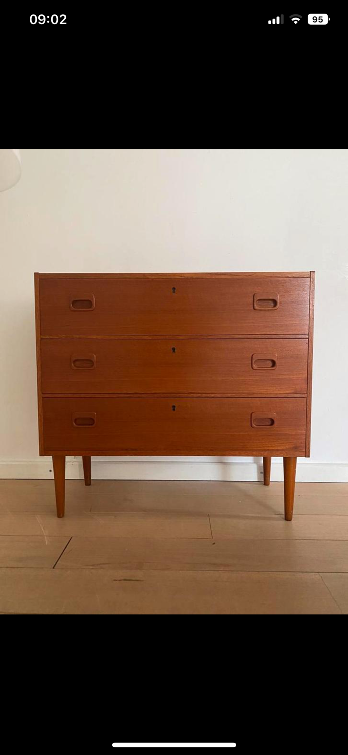 Chest of drawers in teak vintage design