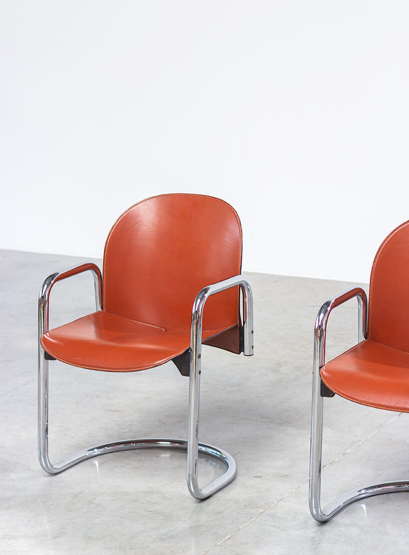 Two leather chairs Tobia Scarpa Design Dialogo Modernist, 1970