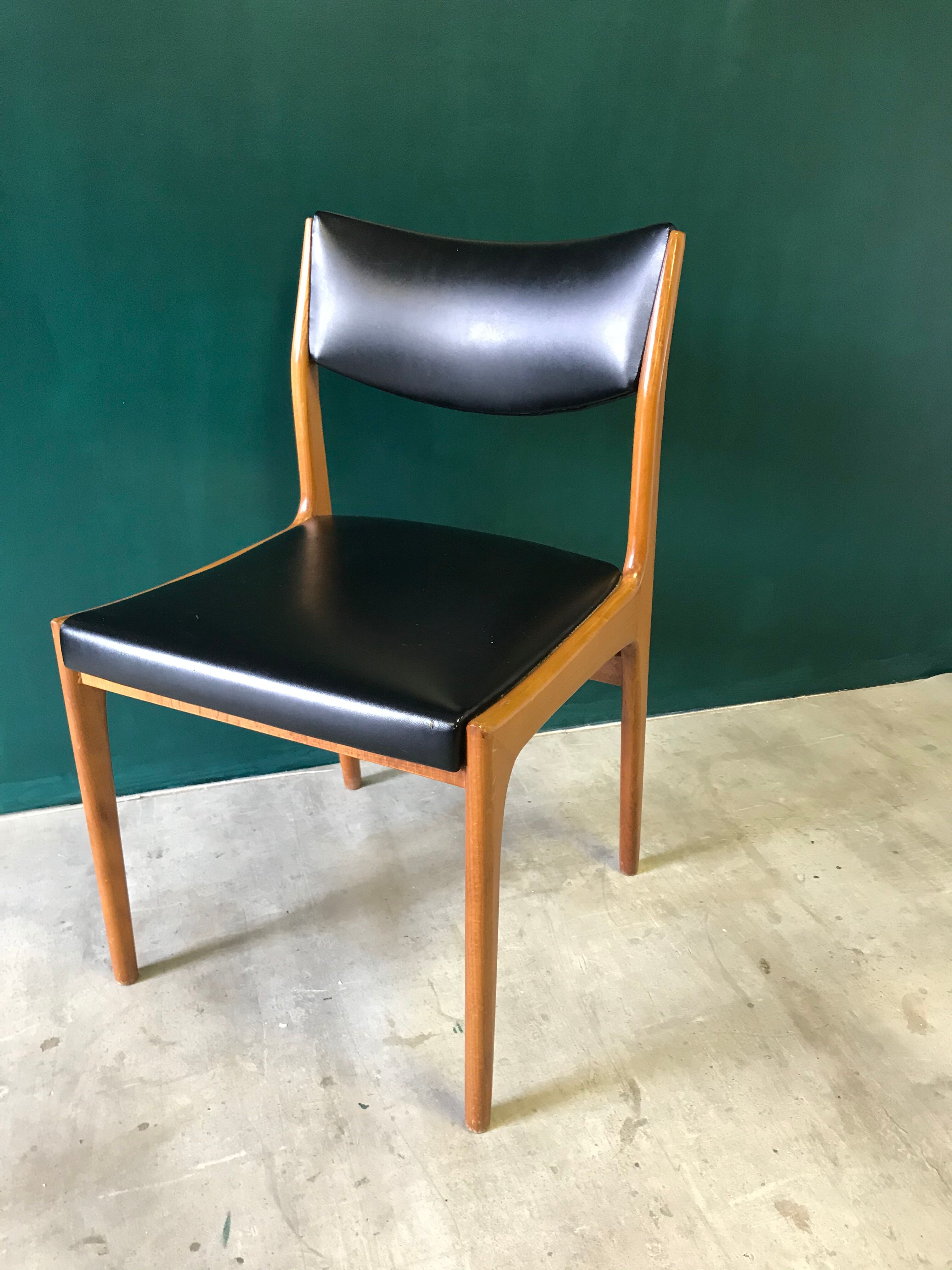 Series of 6 chairs from the 70s