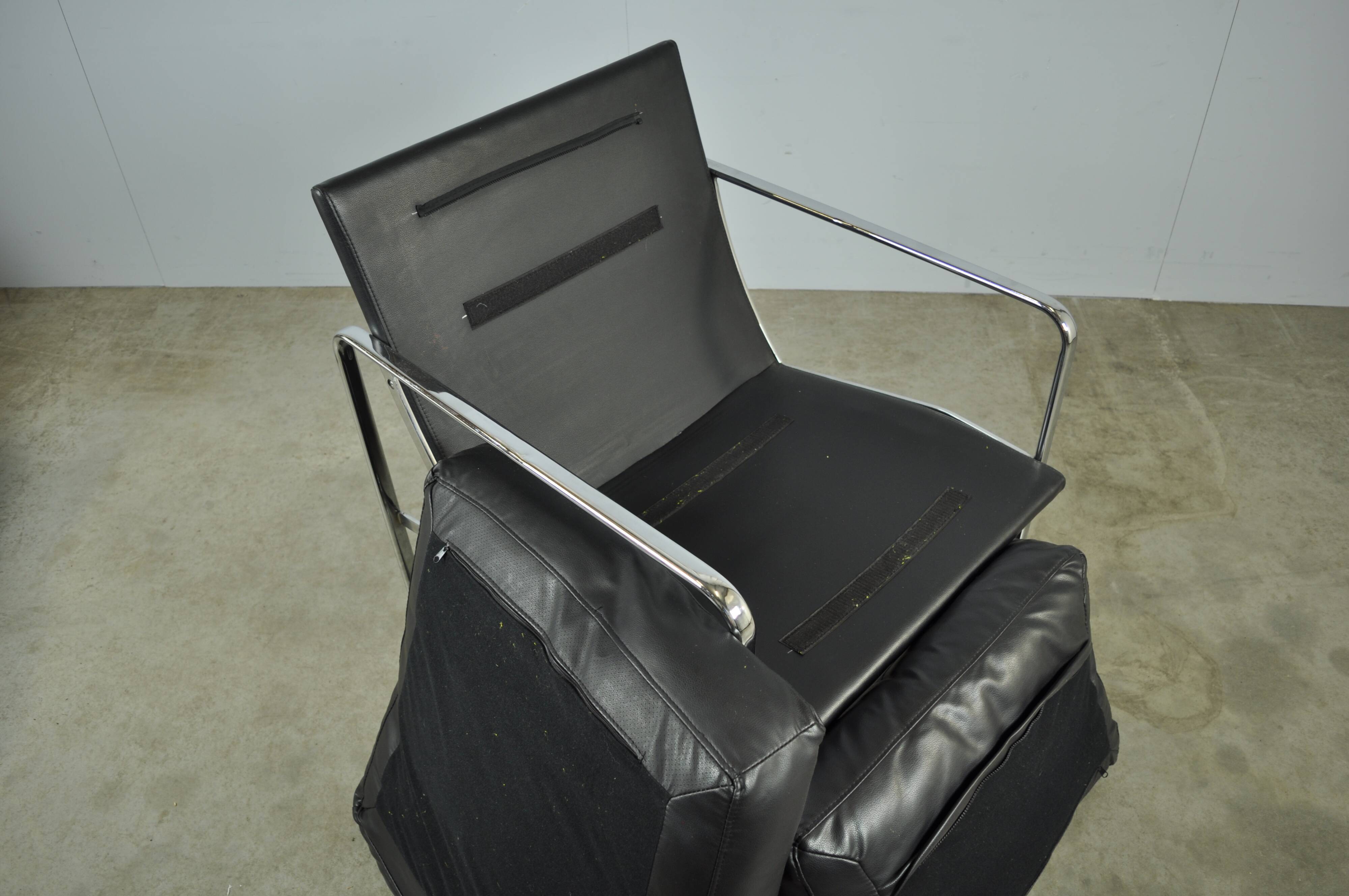 Black leather and metal armchair, 1980s