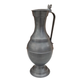 Aiguière en étain , nombreuses fleurs de lys - h 43 cm