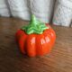 Moutardier forme tomate