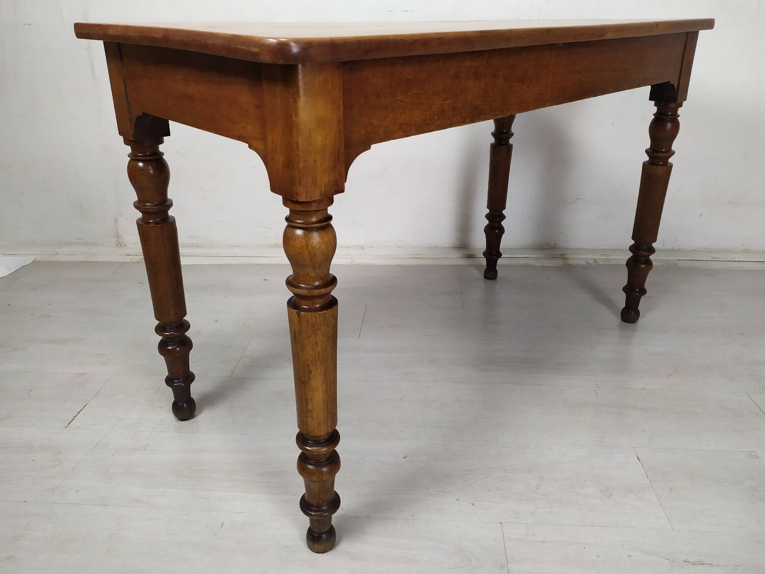 Table de ferme bistrot