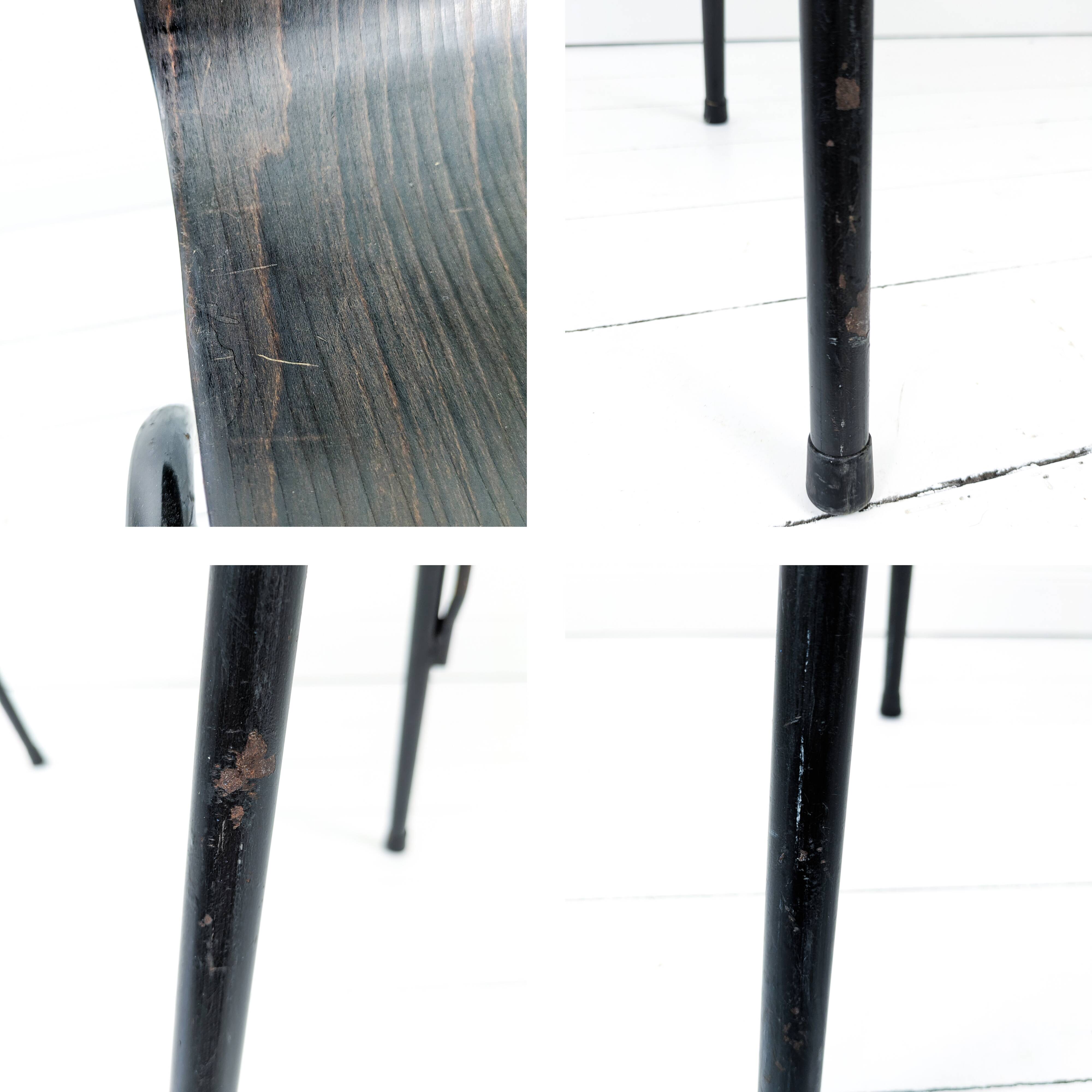 Lot de 2 chaises vintage Pagholz assise brun foncé piètement métal noir Wes