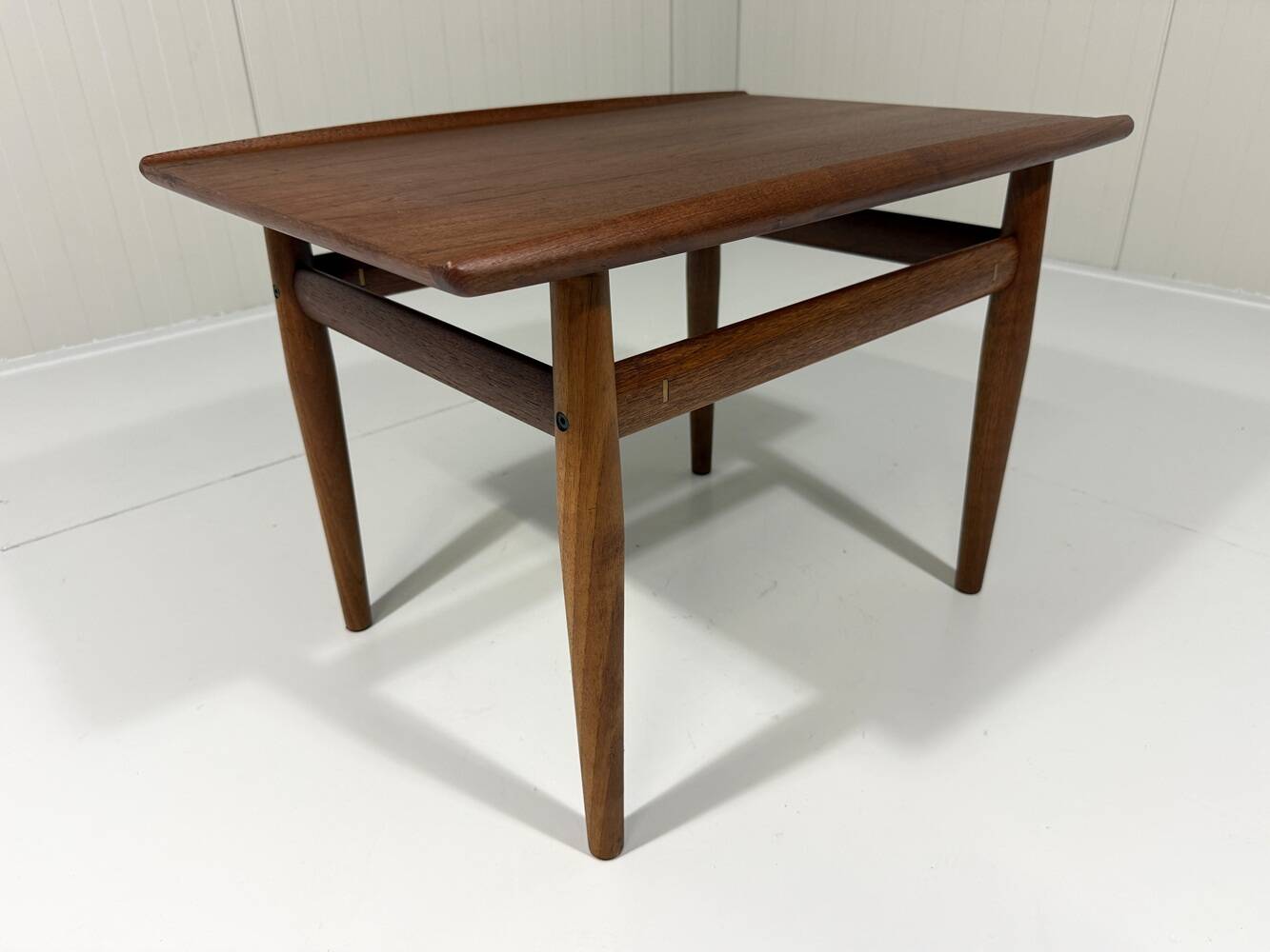 Grete Jalk teak side table or coffee table Glostrup Møbelfabrik Denmark
