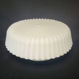 Plafonnier en verre blanc mat nervuré