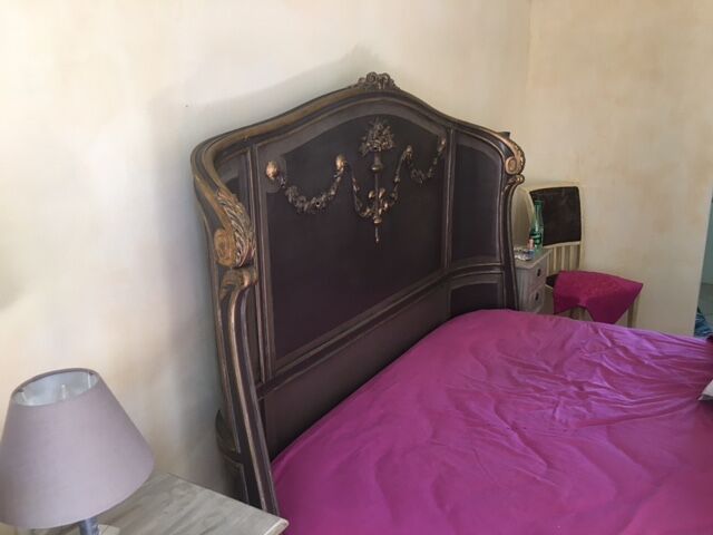 bed in solid walnut patinated Louis XVI style 160X200 cm