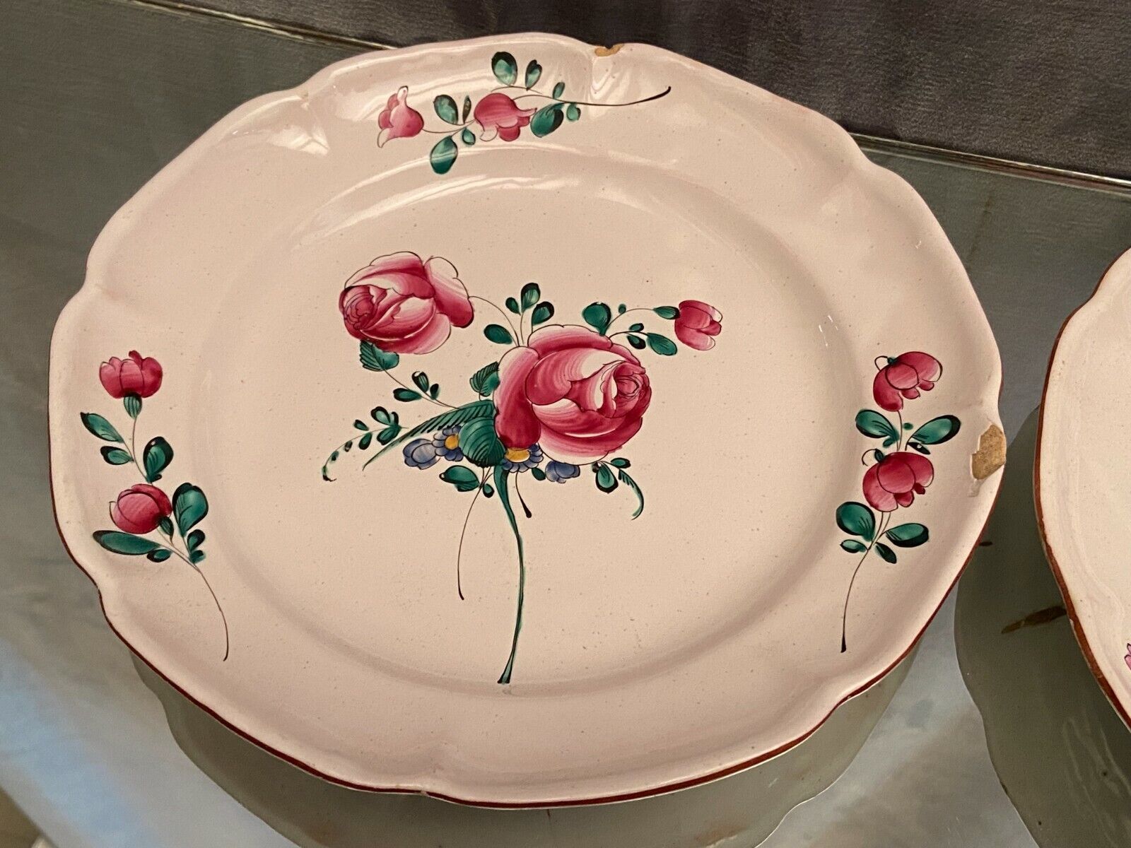 Pair of earthenware plates of the East XVIII-XIXth with floral decoration