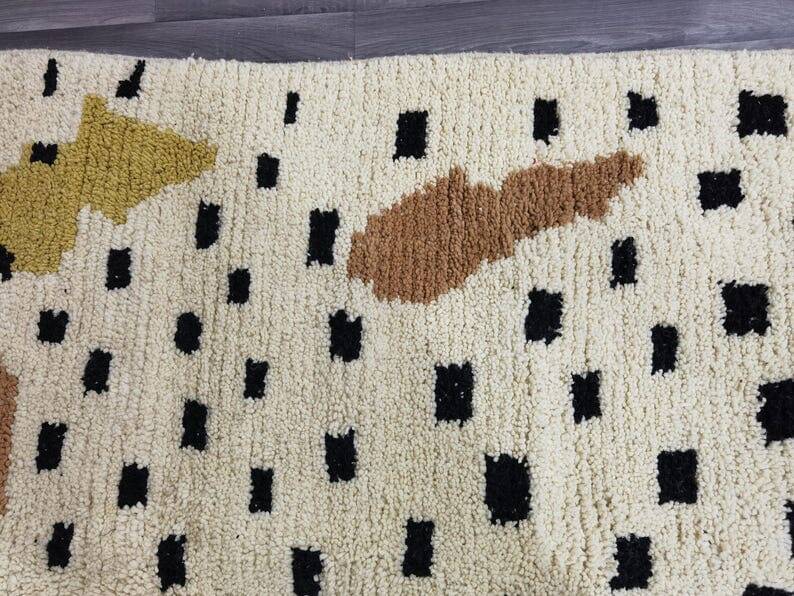 Handmade pure wool Moroccan rug, size 140 x 260 cm.