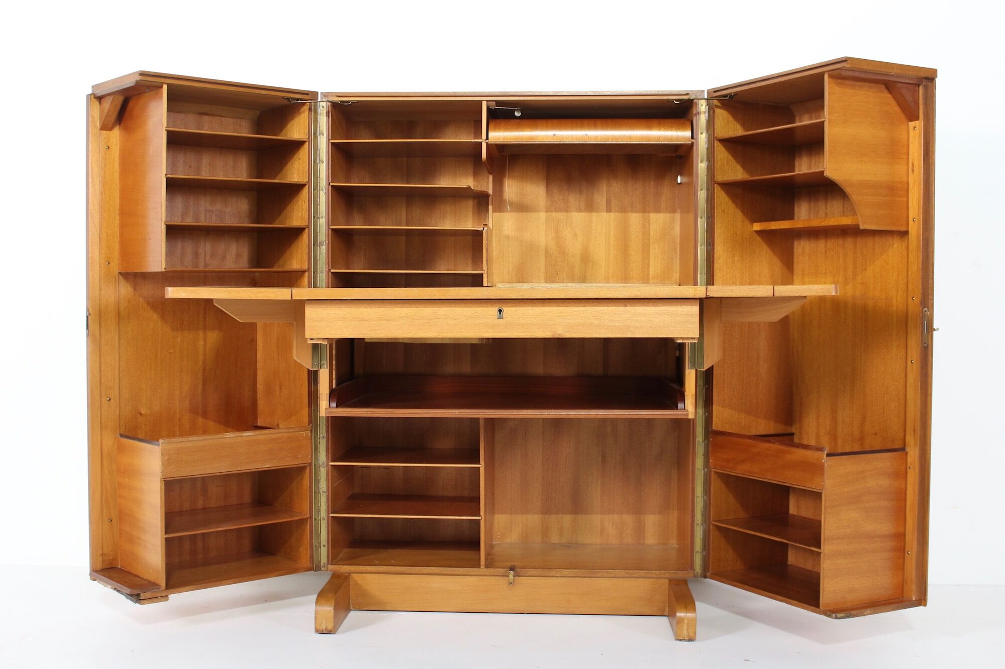 Retractable desk "Magic Box" Mummenthaler & Meier