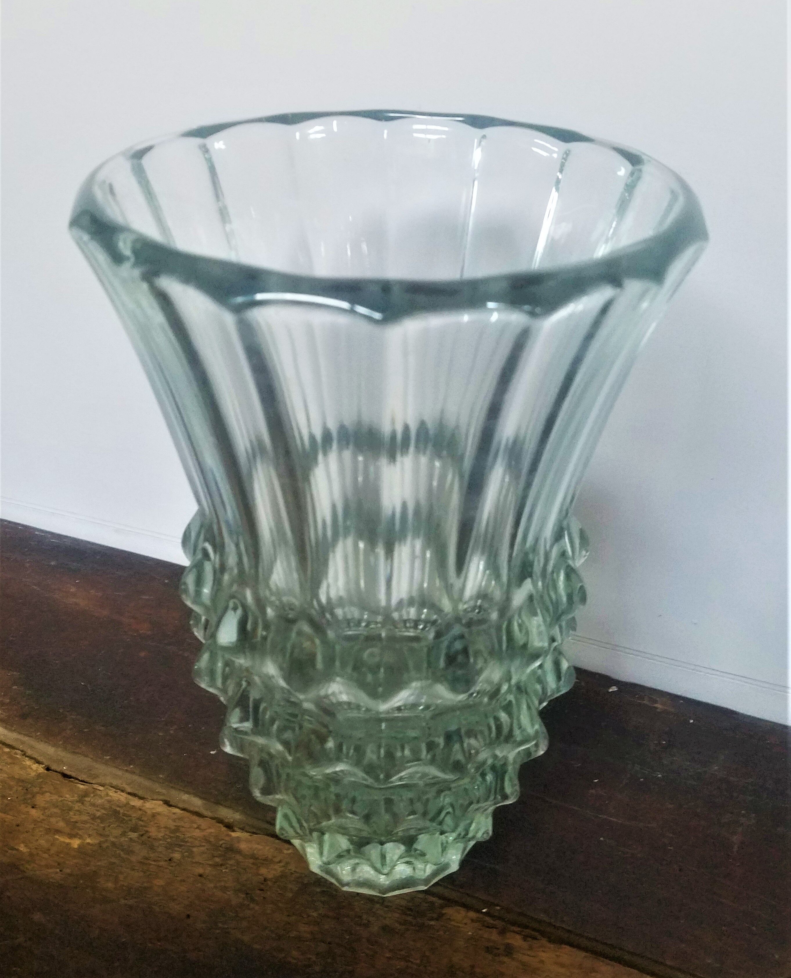 Pointed moulded glass vase