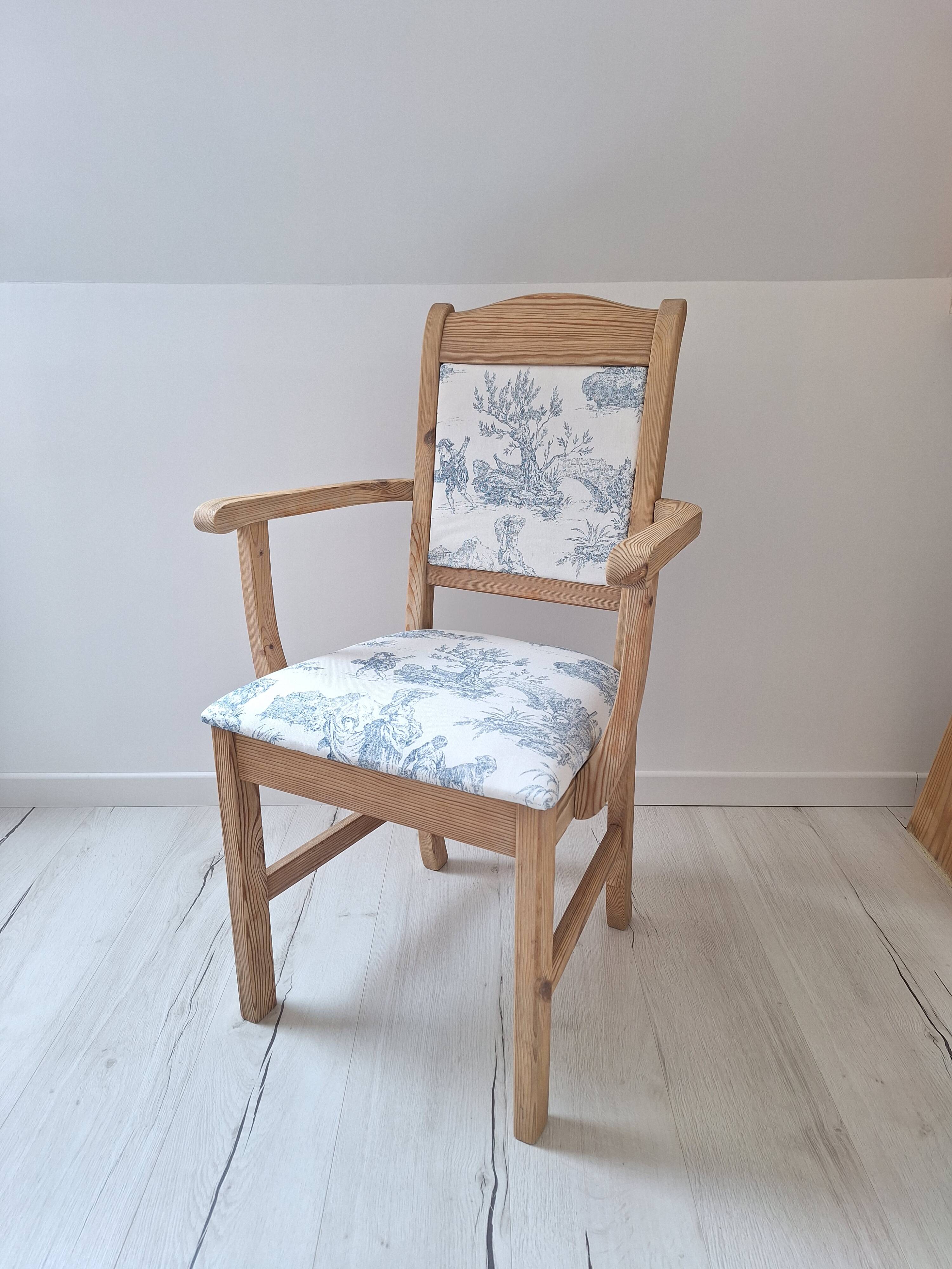 Chair / Armchair in solid wood and blue toile de Jouy