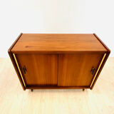 Cabinet with sliding doors