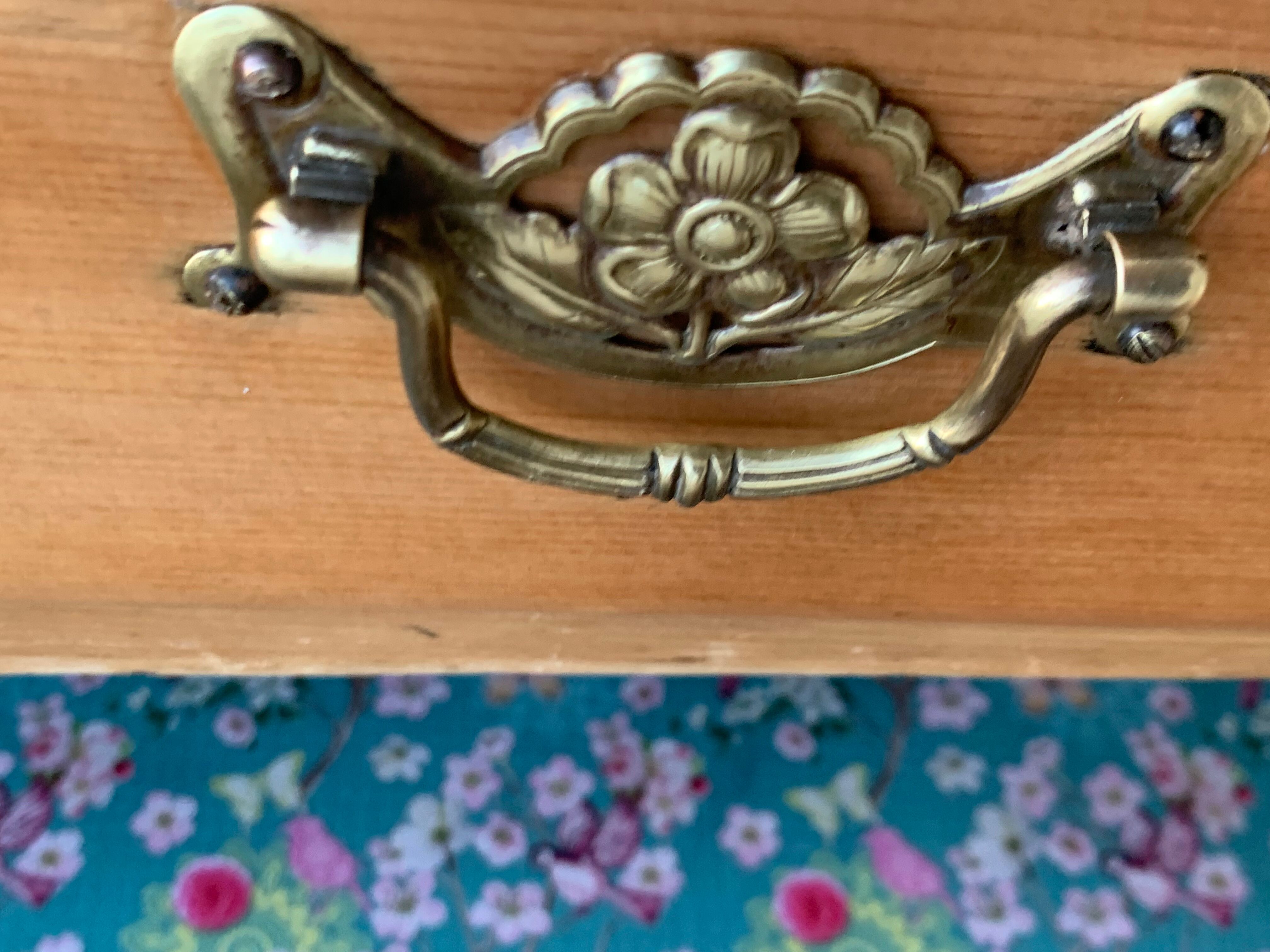 English style chest of drawers 1920 pine and pitchpin