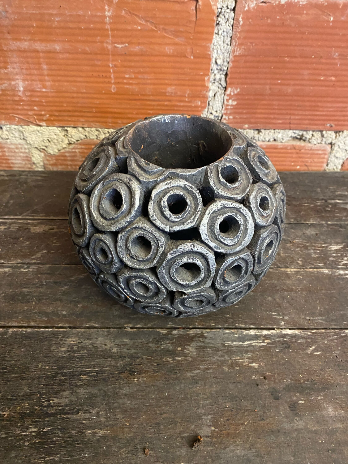 Vintage Design Black Ceramic Ball Vase #D654