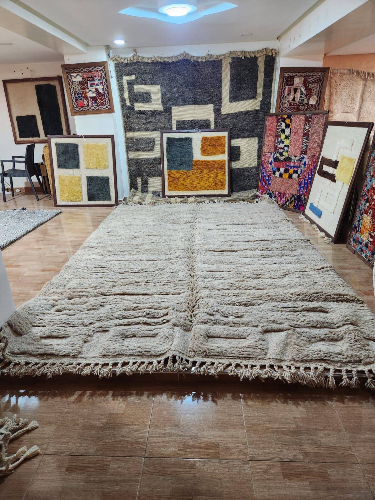 Moroccan Berber rug in cream wool 300 x 200 cm – Geometric patterns