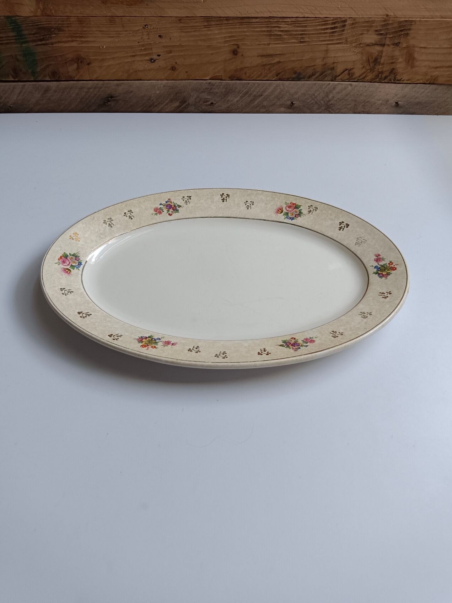 Vintage oval plate Salins model Simone beige with flowers