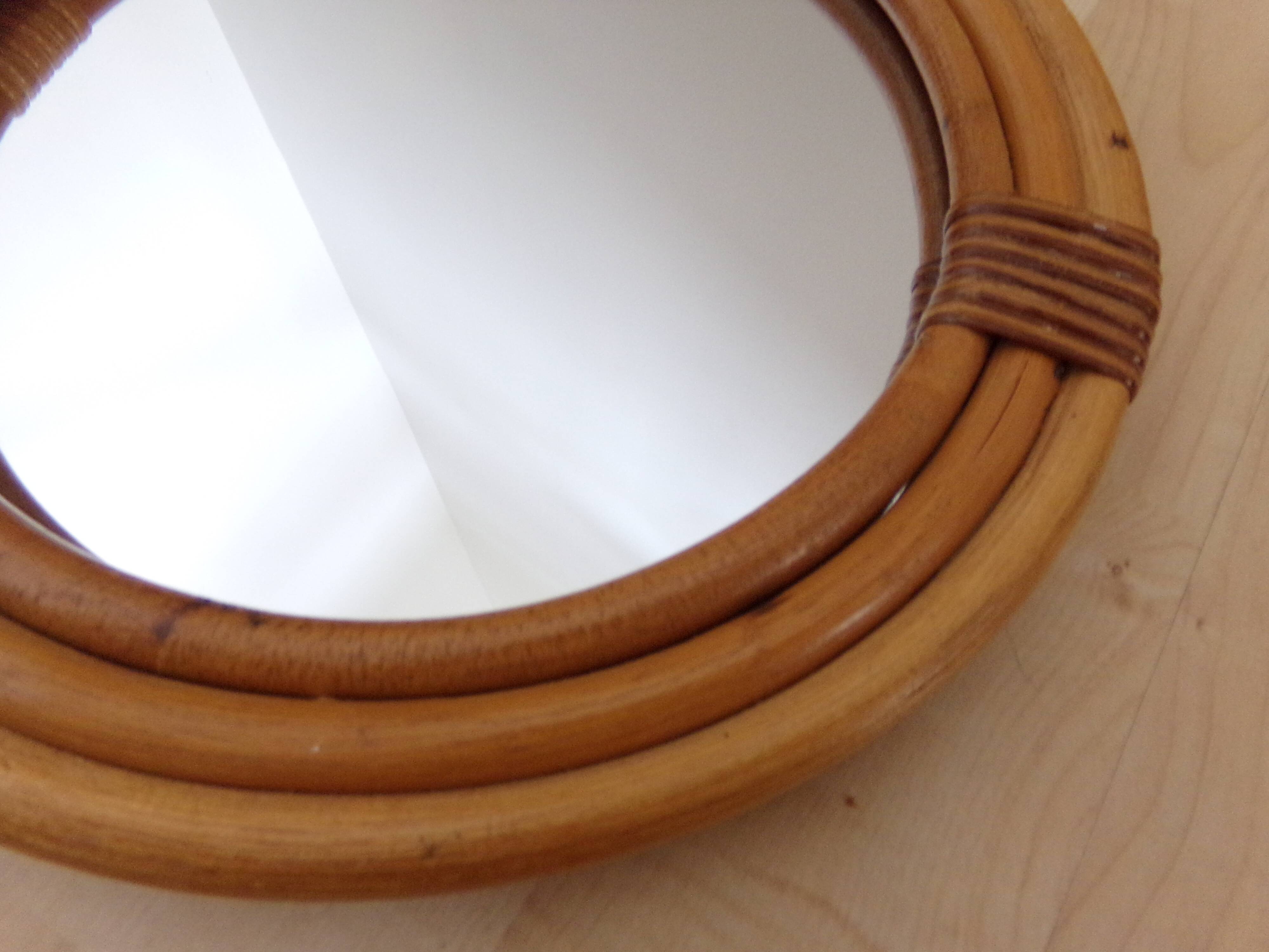 Round bamboo mirror - 27cm
