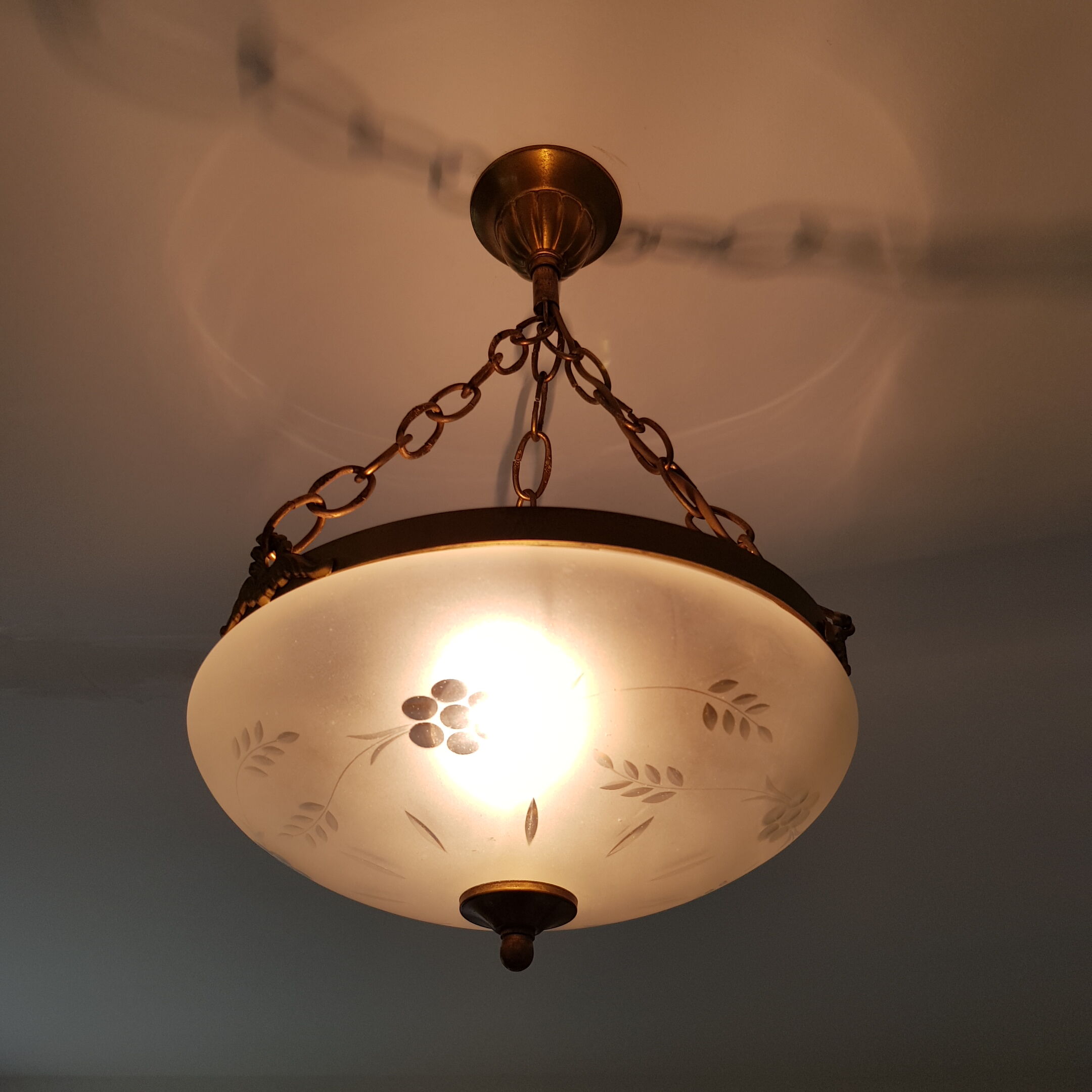 Gilt bronze pendant glass globe cised Napoleon style 3