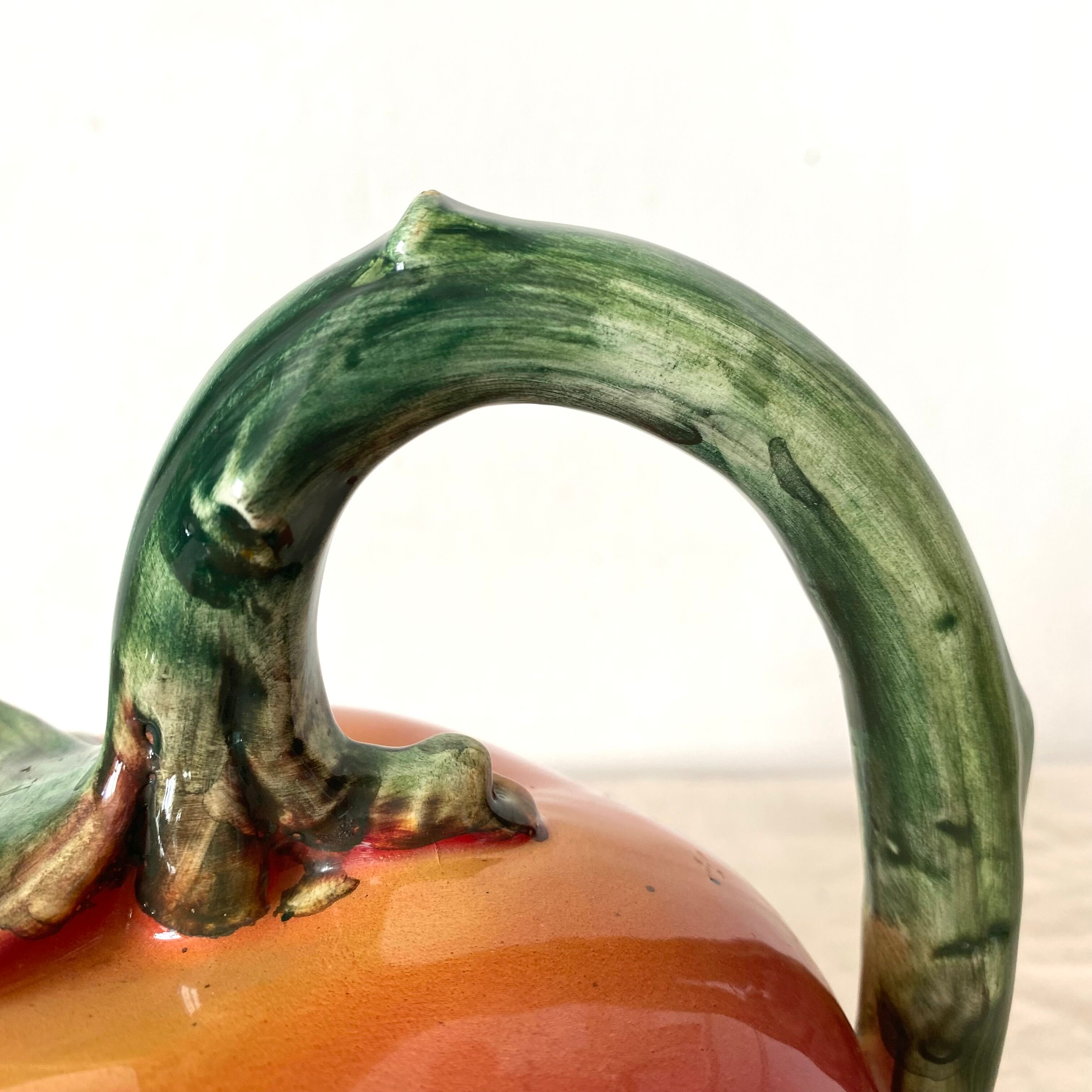 Apple slurry pitcher