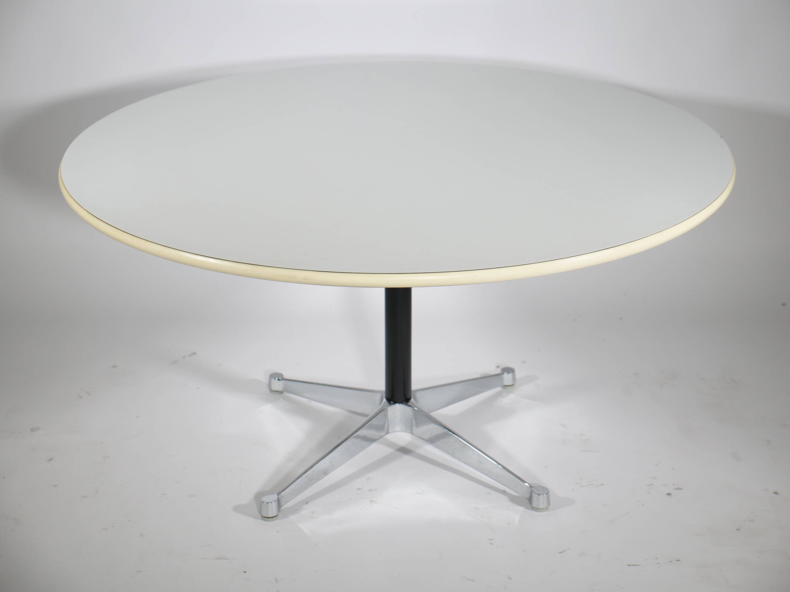 Eames Dining Table, Designed by Herman Miller – Mid-Century Vintage Table from the 1970s