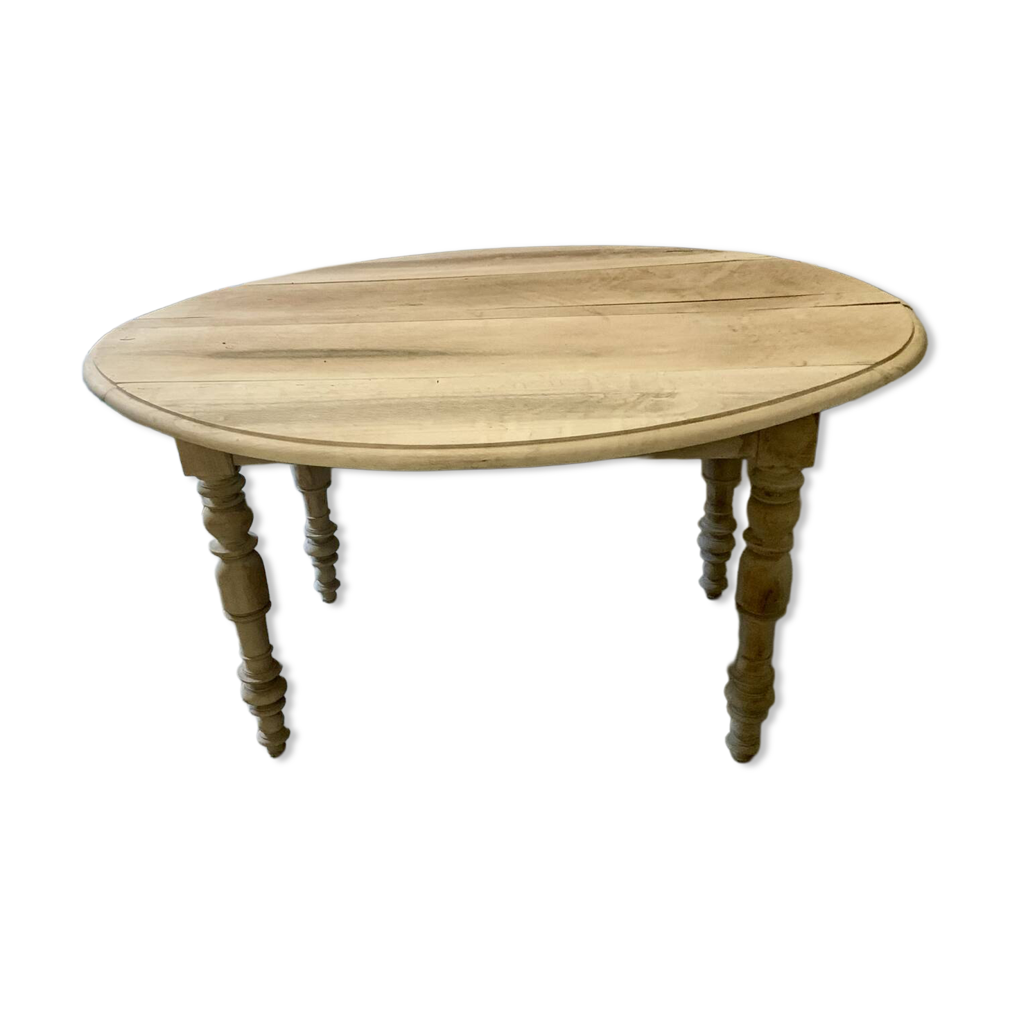 Oval drop-leaf table