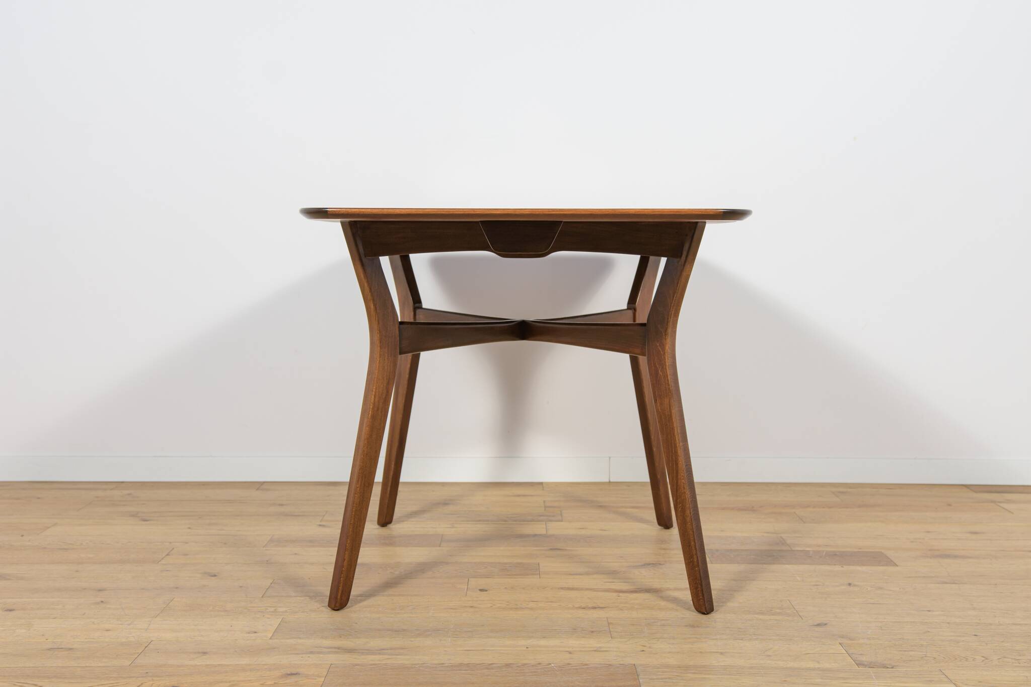 Table à manger papillon des années 50 de G-Plan, Royaume-Uni.