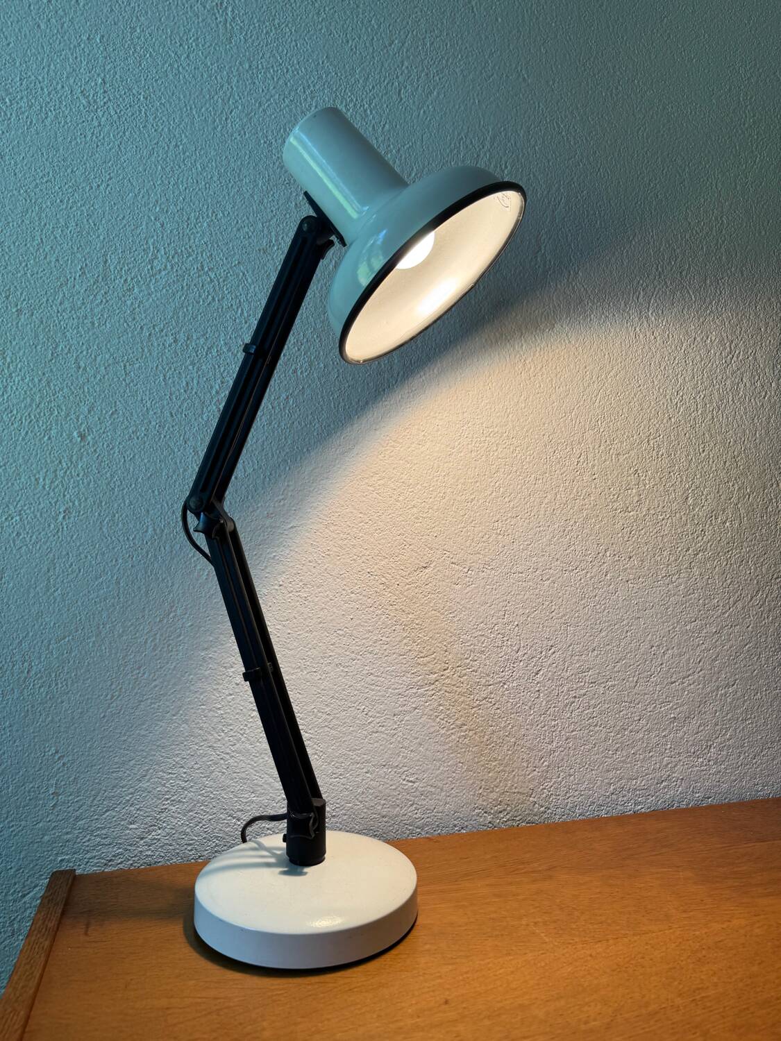 80s Pixar Style Articulated Desk Lamp
