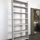 Grande étagère bibliothèque en bois peint blanc