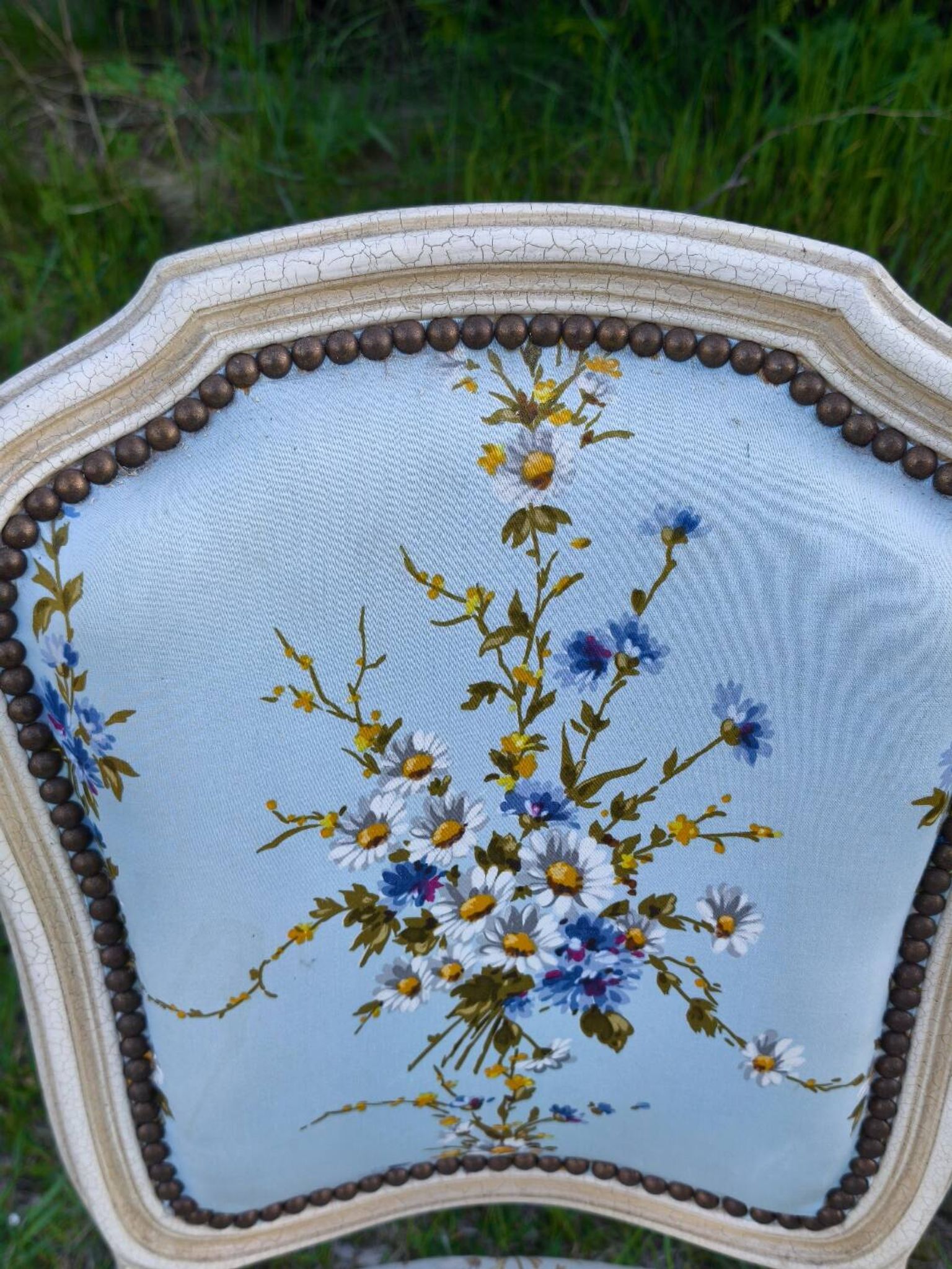 Pair of Louis XV style cabriolet chairs with a patina – floral fabric