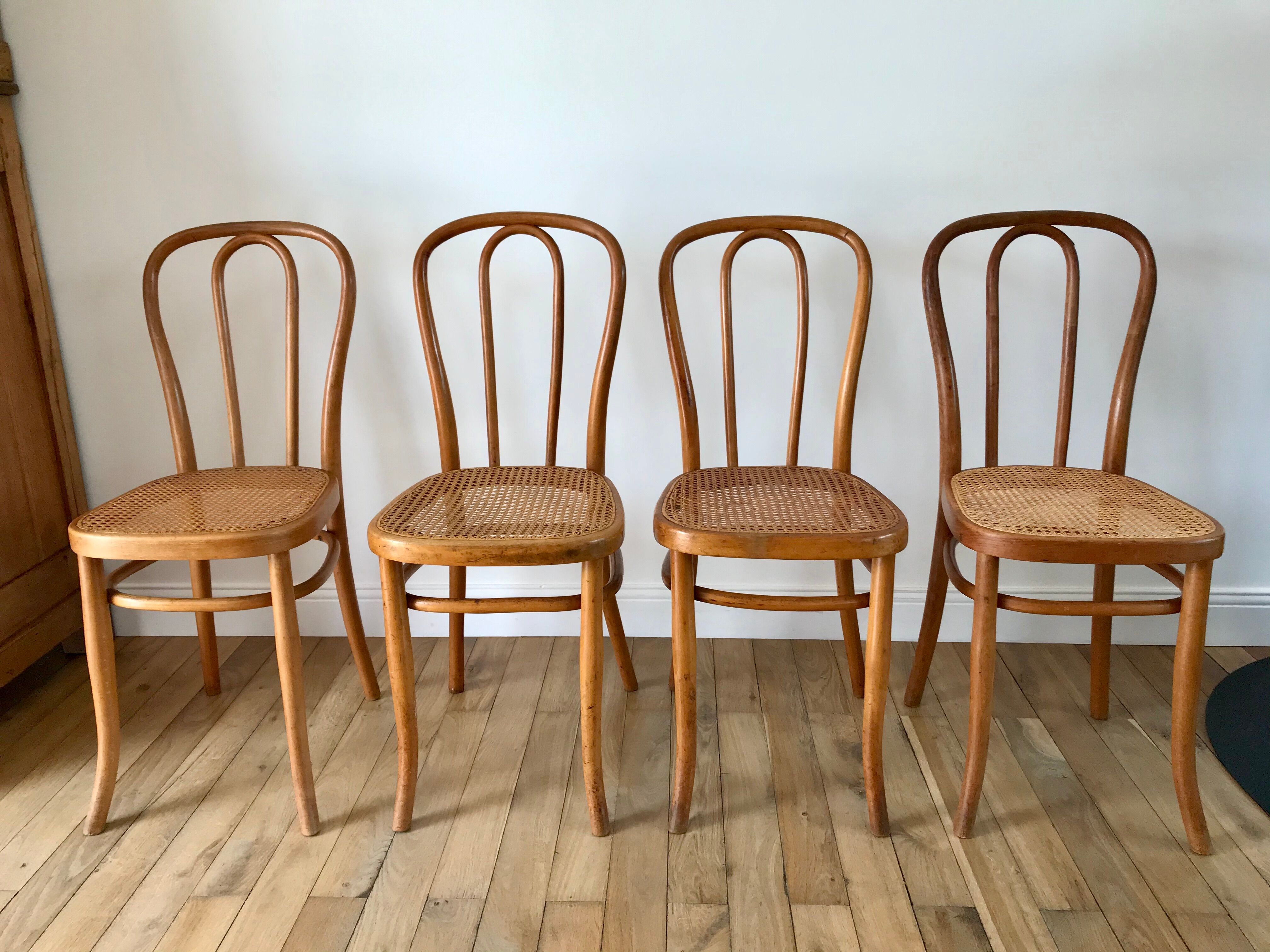 Set of 4 cane chairs in bentwood and honey-coloured cane thonet early 20th century