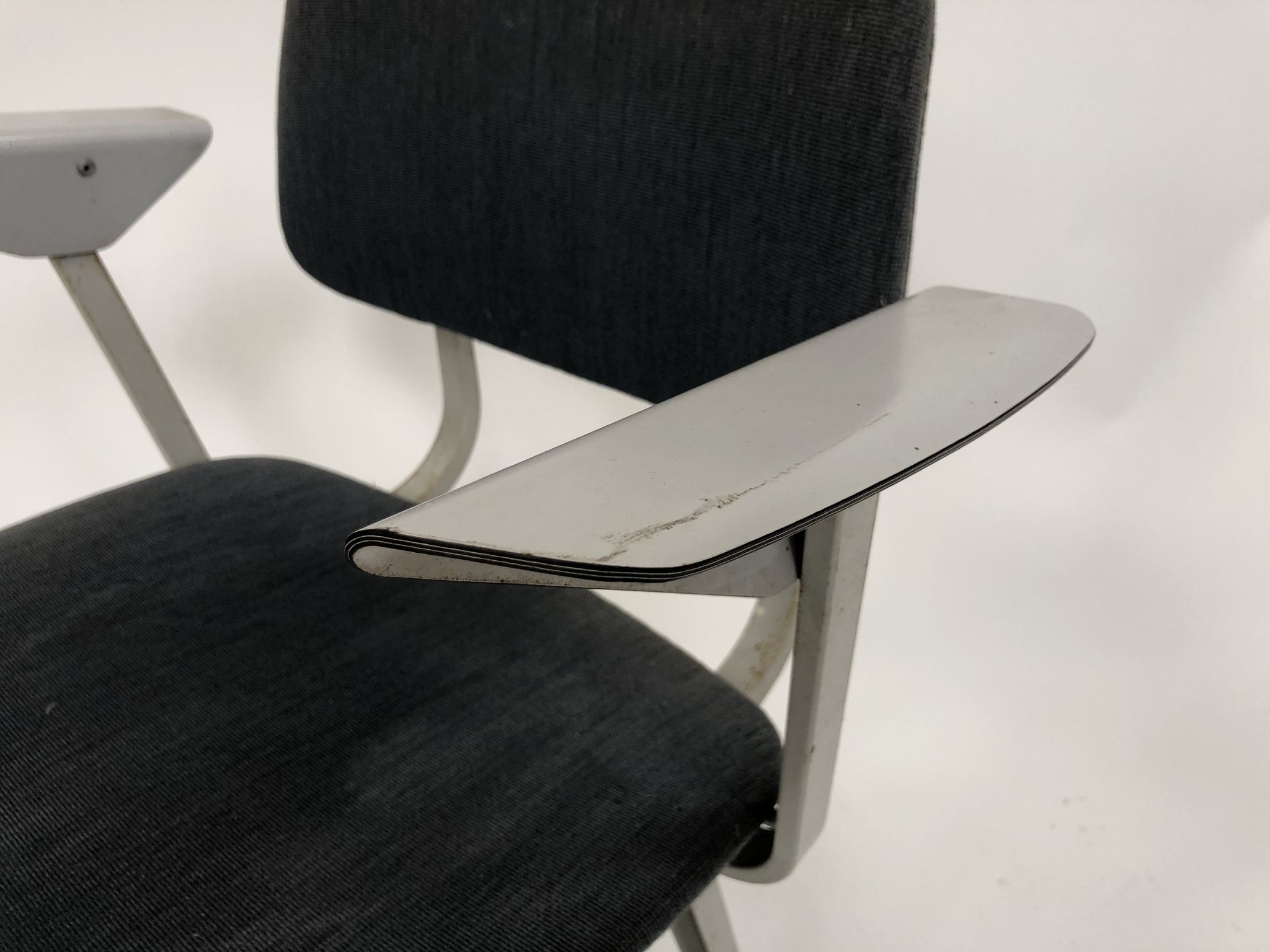 Circle Friso Kramer Revolt Ahrend vintage chair with designer armrests