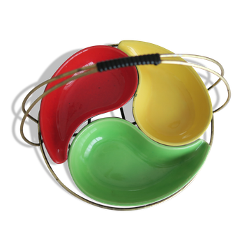 3 matching vintage ceramic dishes from the 1950s-60s in a brass basket with a scoubidou handle