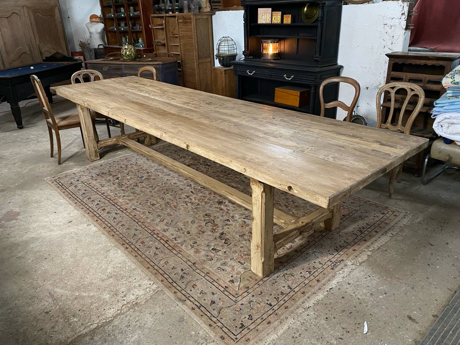Table de ferme Monastère