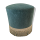 Pouf en velours bleu avec  franges