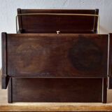 Ancienne sellette porte-revue style scandinave en bois foncé avec cendrier intégré en laiton