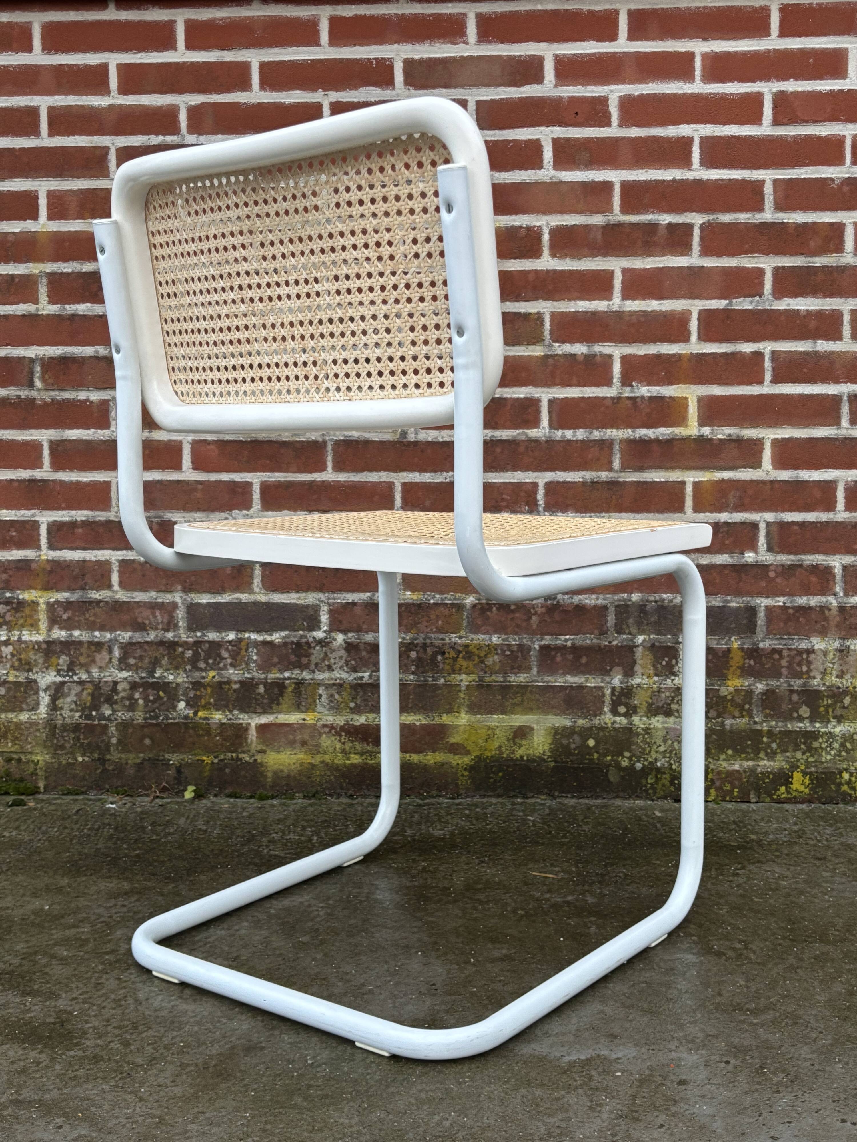 Cesca design chair b32 model in white