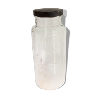Former 2000cc graduated laboratory jar