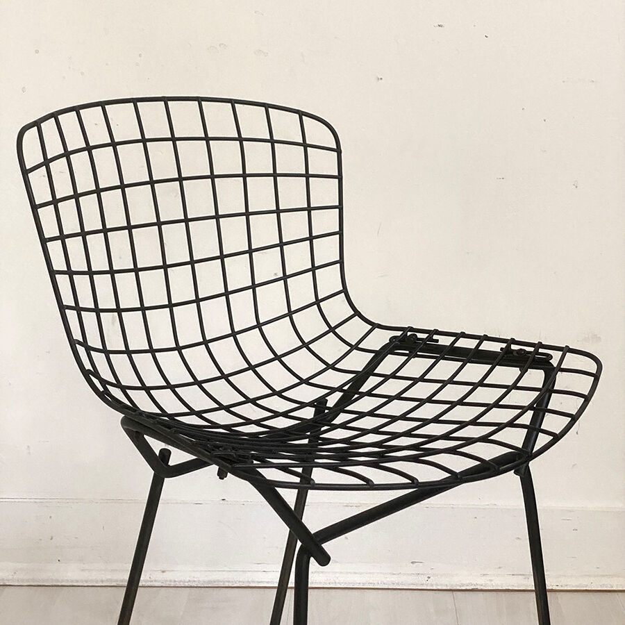 Wire chair by Harry Bertoia child model