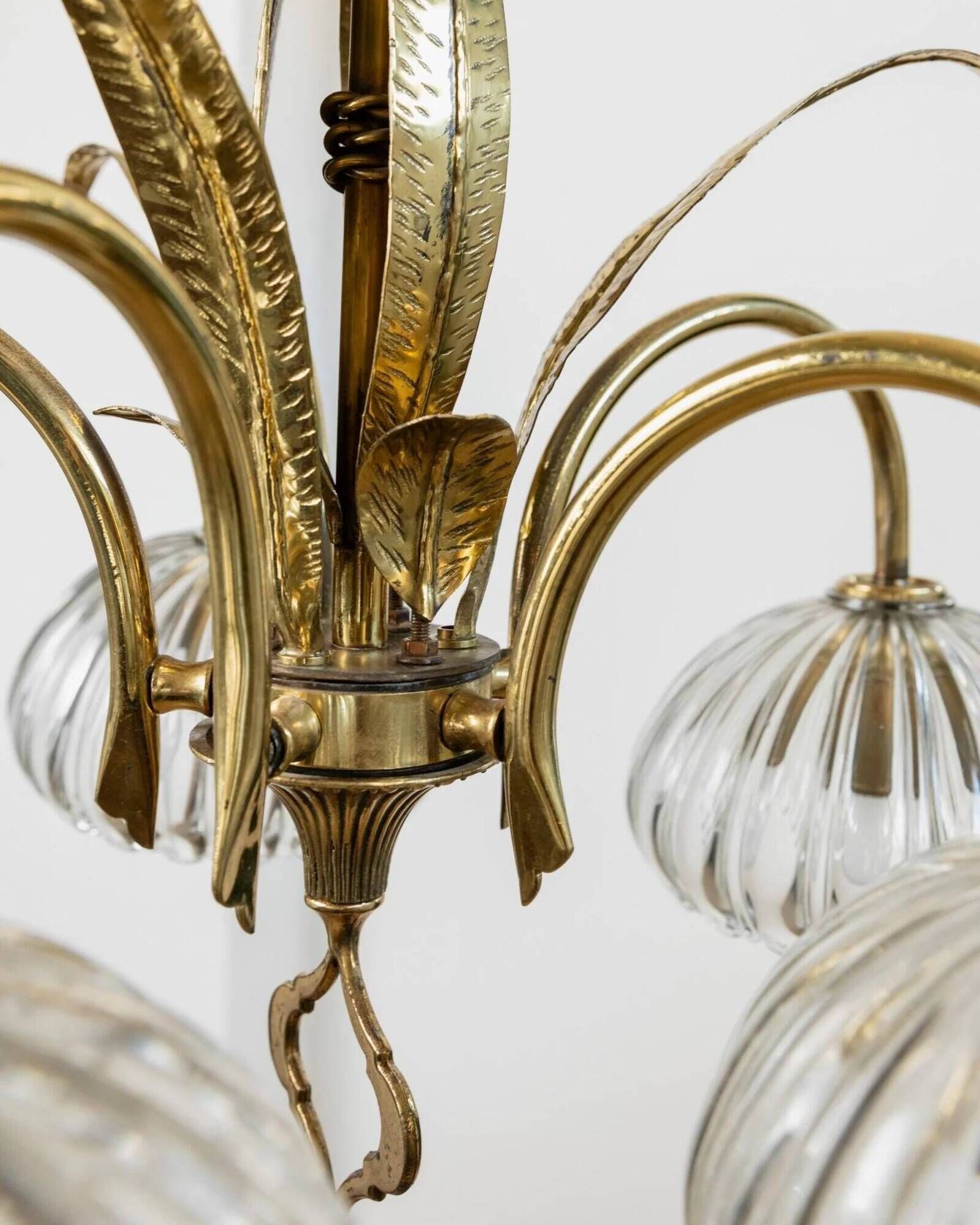 XL Clear Murano Glass and Brass Chandelier, Liberty-Style Organic Leaf Design, Italian 1960s