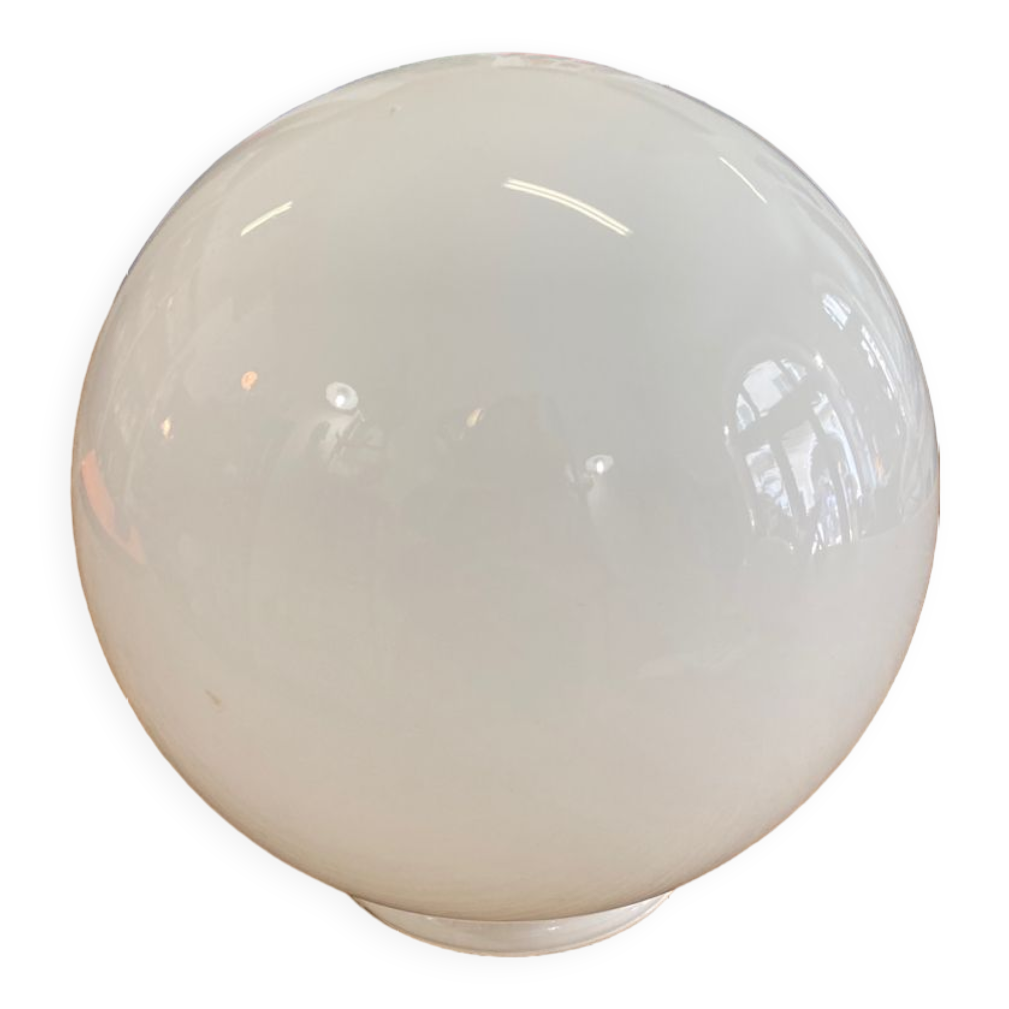 Old globe in white opaline 20cm