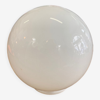 Old globe in white opaline 20cm