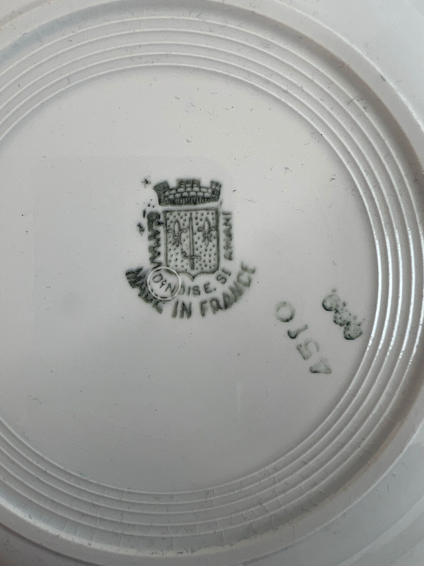 Green hollow plate Saint Amand 22.5cm