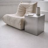 Table d'appoint Veliento "Silent Cube" en acier inoxydable brossé