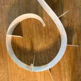 Snail wall shelf in lacquered metal