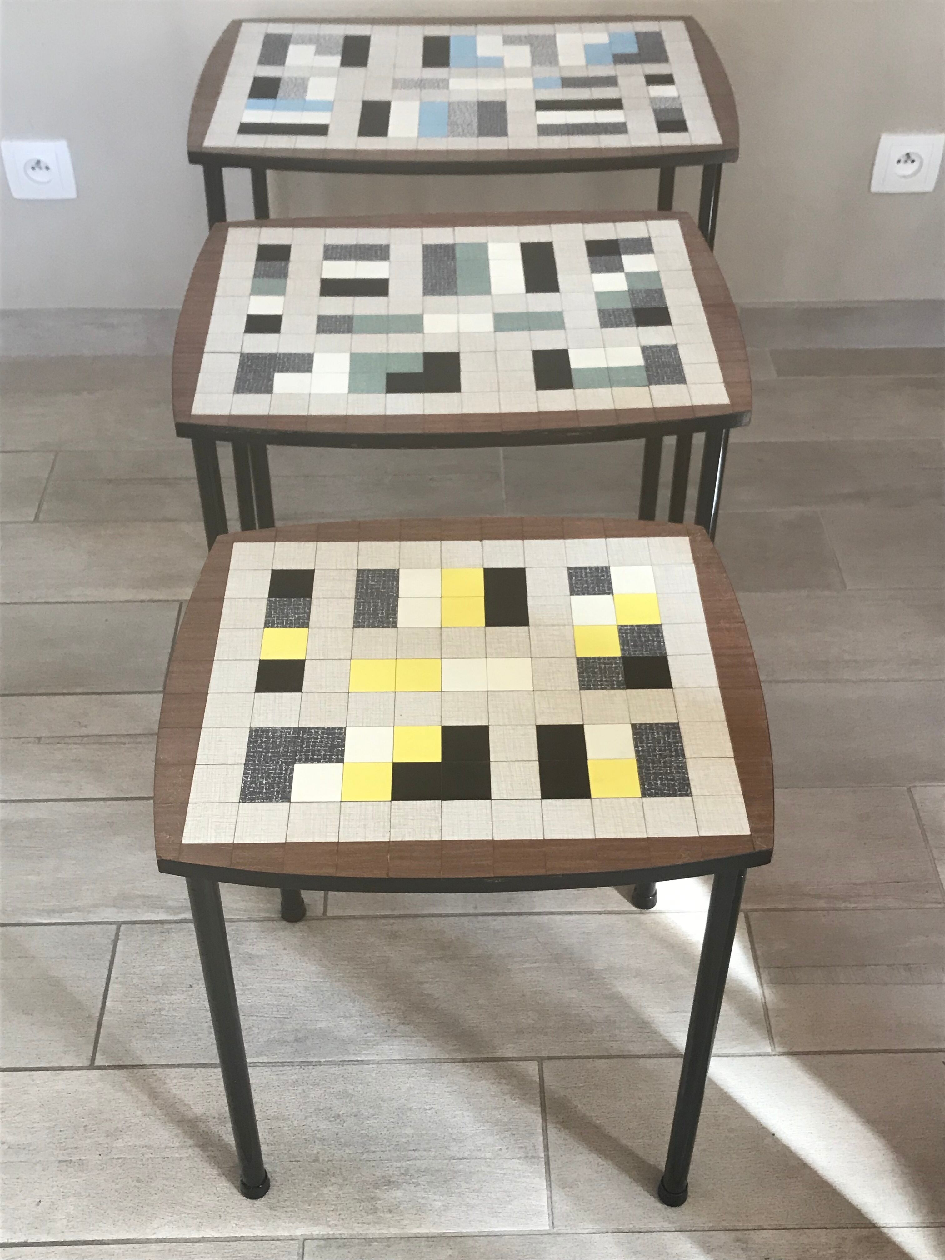 Pull-out tables vintage design annees 60