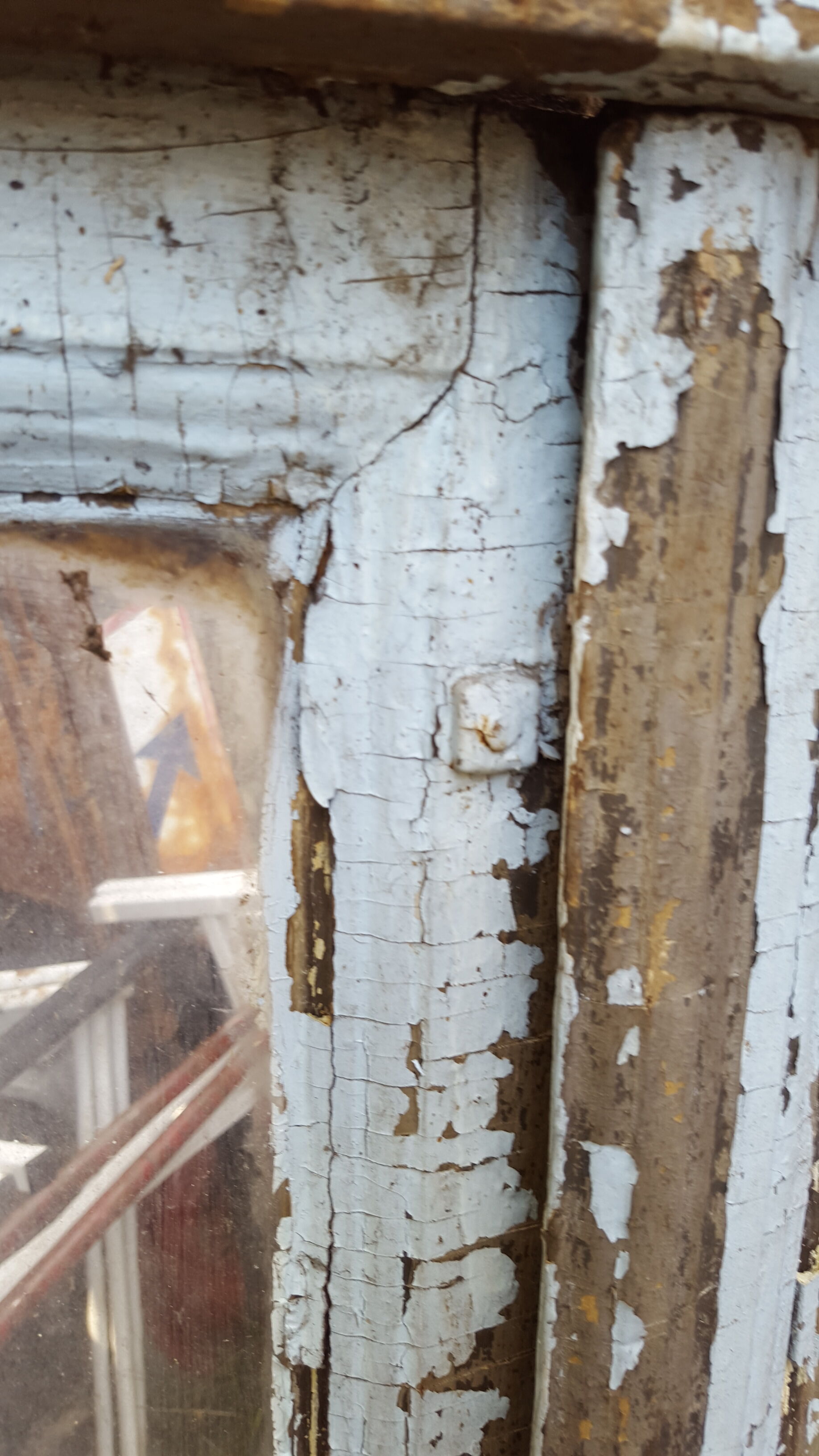 18th double-checked oak window with its frame