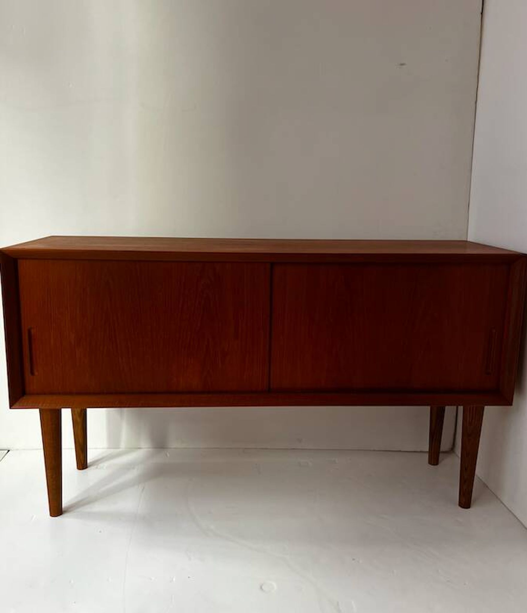 Meuble buffet bas scandinave en teck