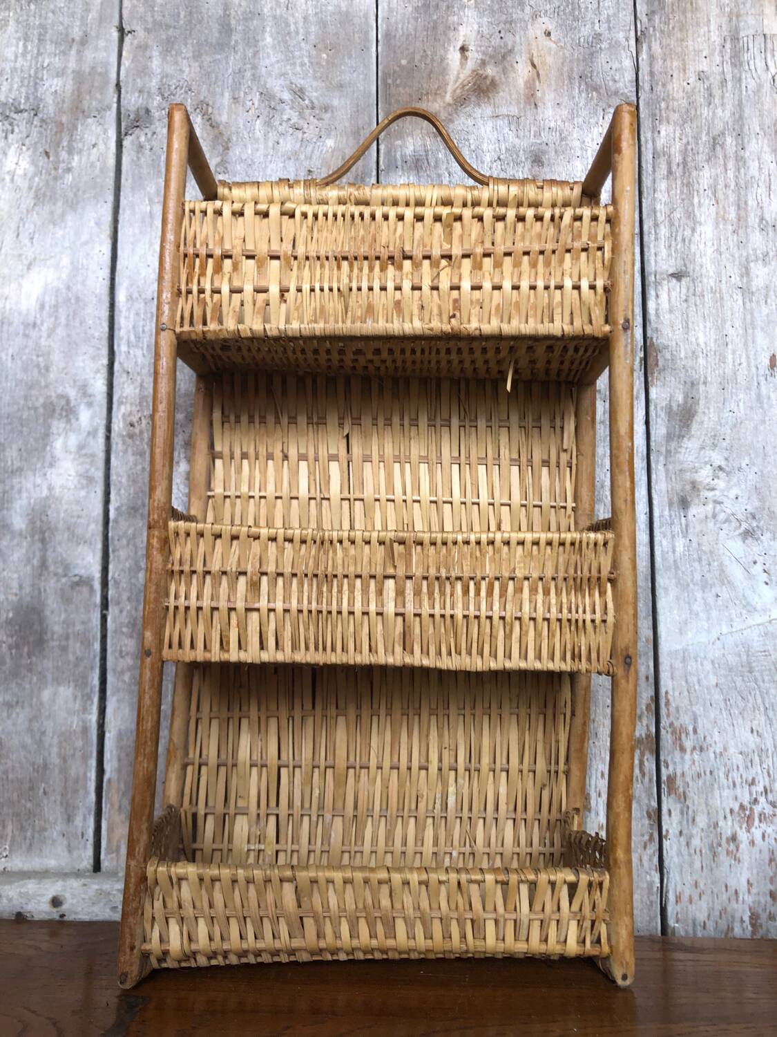 Ancienne etagère à épices rotin osier tressé a suspendre vintage