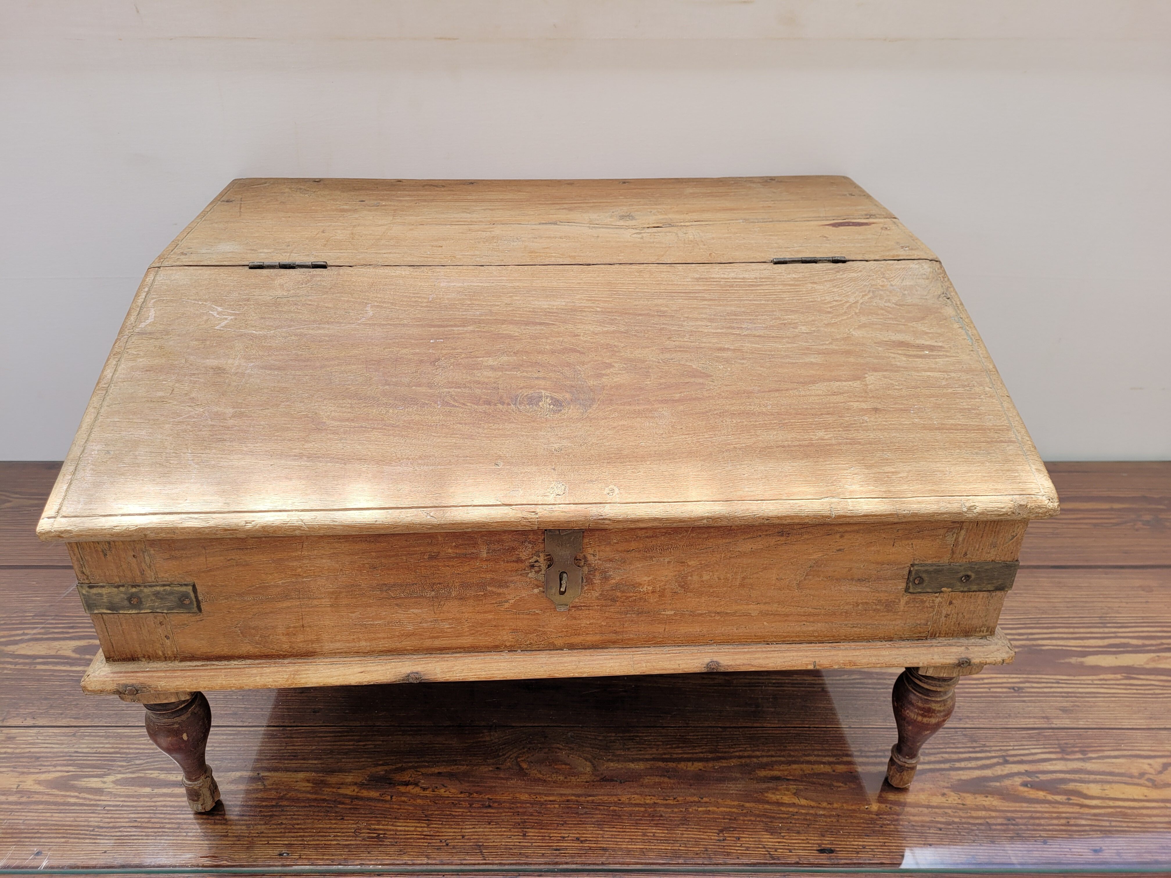 Nineteenth oak writing room